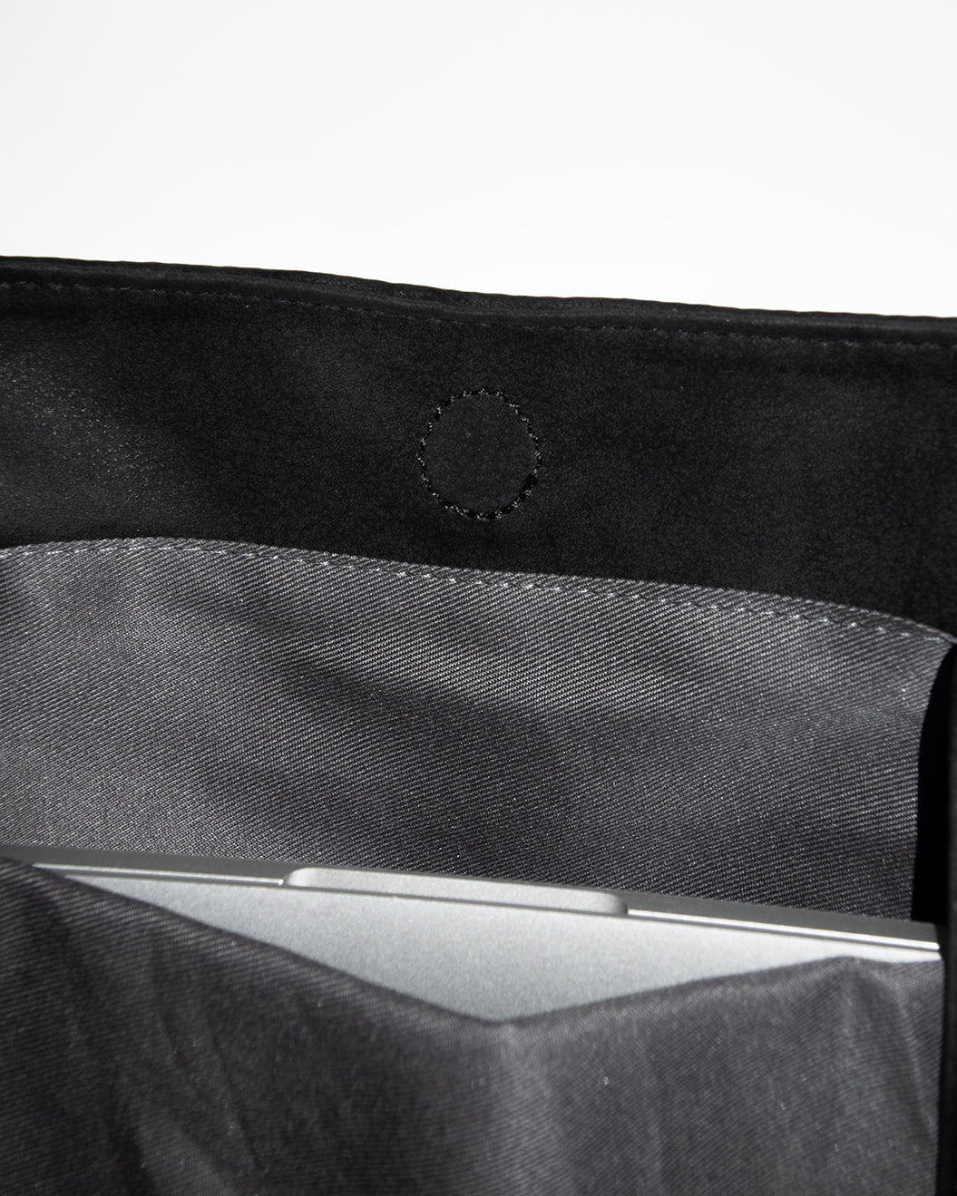 HARNESS MAXI TOTE black