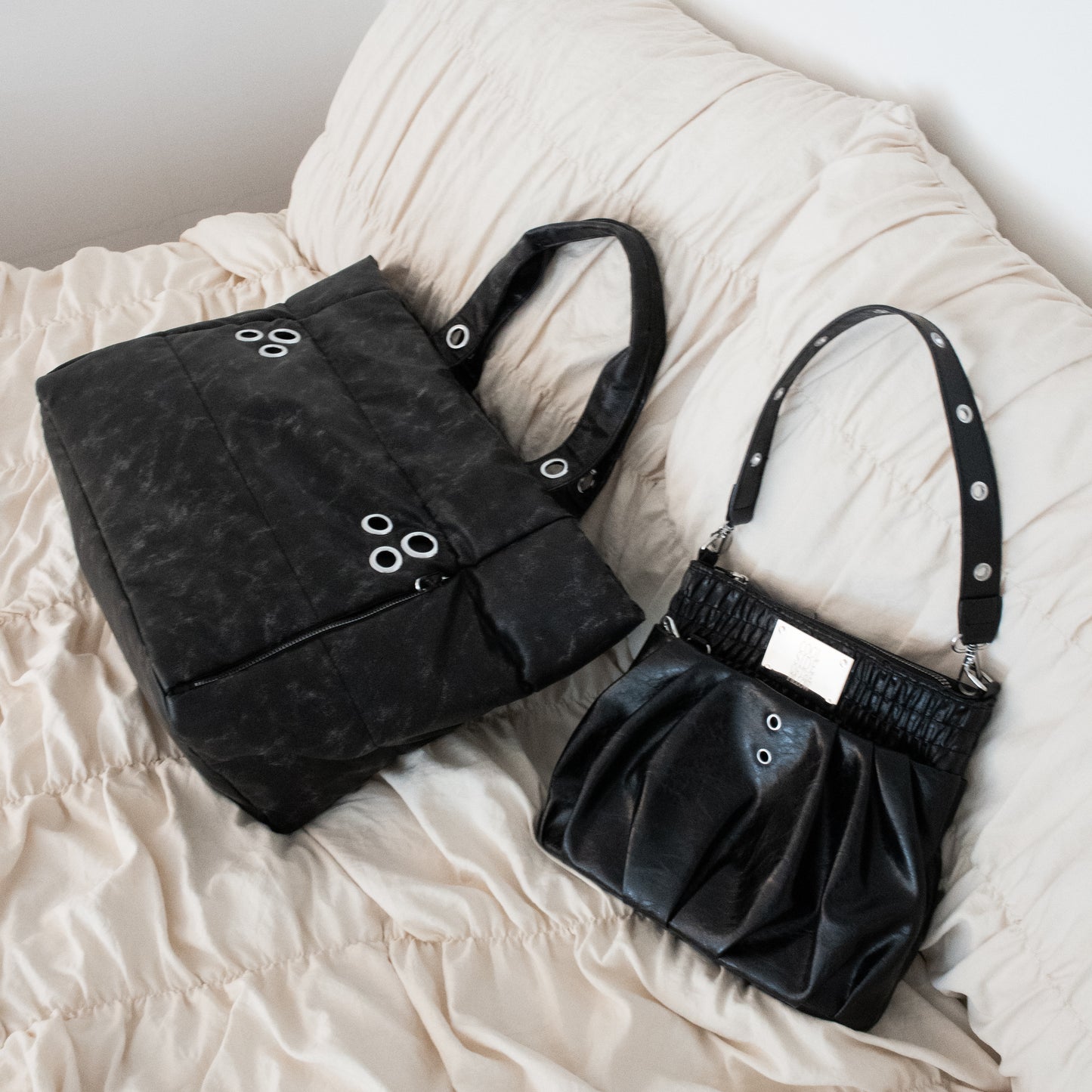 THE BOXER BAG black
