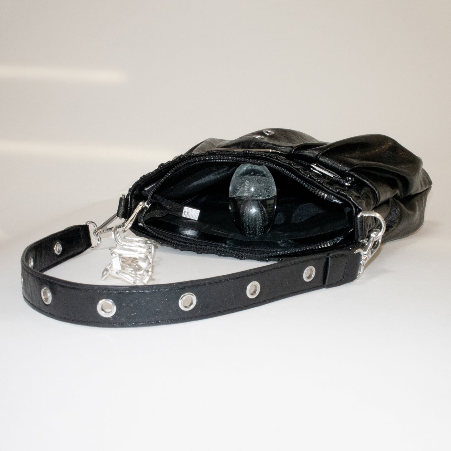 THE BOXER BAG black